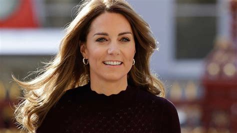 video kate middleton traduction|Watch: Kate Middleton says she is being treated for cancer in video.